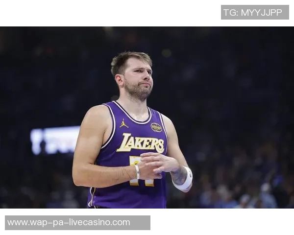 詹姆斯28分7助攻东契奇遭驱逐SGA狂砍42分助雷霆复仇湖人